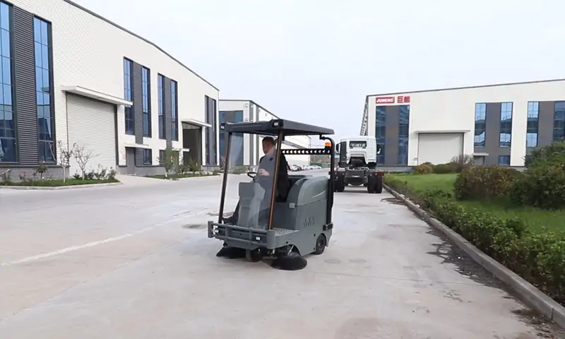 純電動(dòng)清掃車(chē)：高效環(huán)保的城市清潔新動(dòng)力